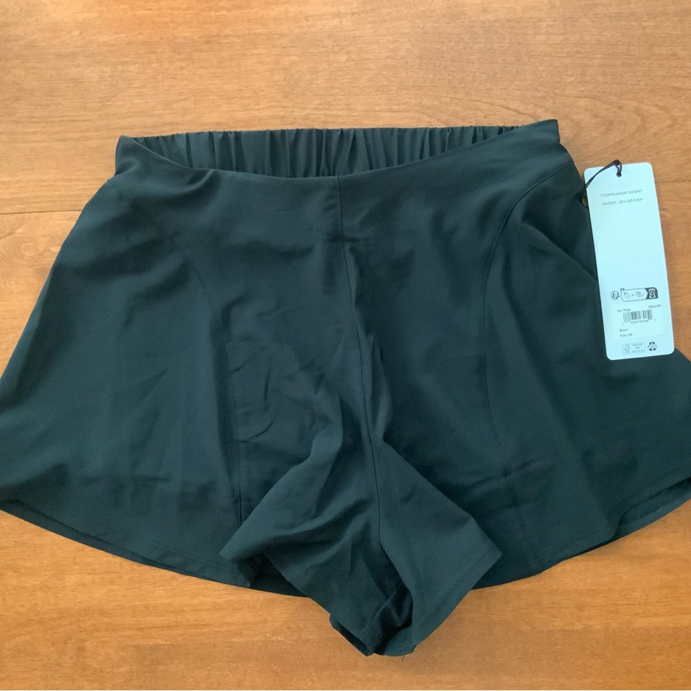 Alo Yoga Tiebreaker Short - Black. New with Tags.